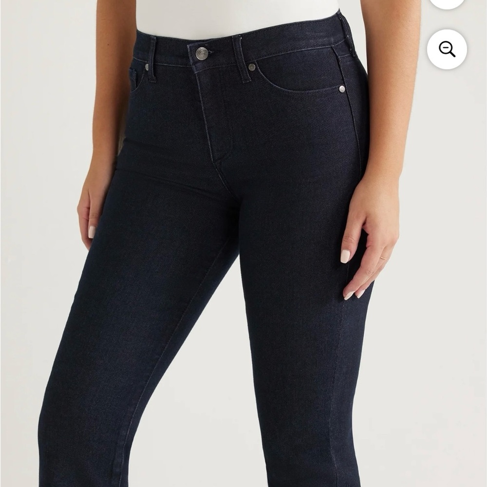 •Sofia Jeans by Sofía Vergara  Women's Black Flared Jeans - Picture 5 of 12